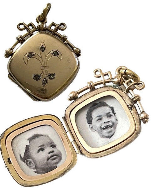 Customize Locket with Photo